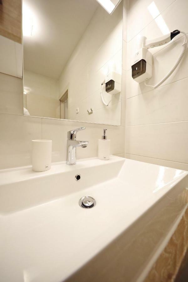 Rose Apartment